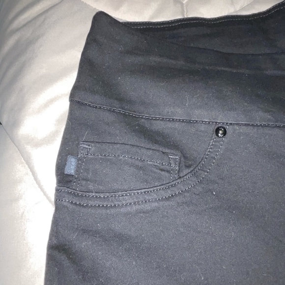 Lee PLUS  slim fit, skinny leg, mid rise, pull on, black jeans 18W Petite - Picture 4 of 6